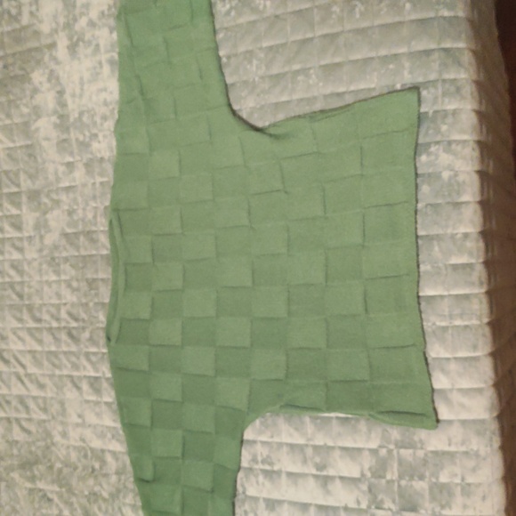 Dolman Sleeve Green Checker Pattern Sweater, Cozy & Warm! - Picture 2 of 10